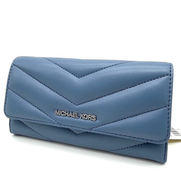 Michael Kors Large Trifold Wallet Blue
Lagoon - Picture 3 of 9